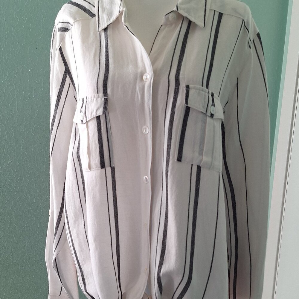 John Mark Tie Front Striped/Floral Blouse. Size XL